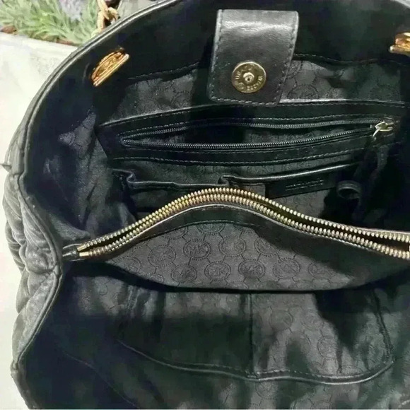 Michael kors quilted leather shoulder bag, black with gold chain and accent - Picture 4 of 5
